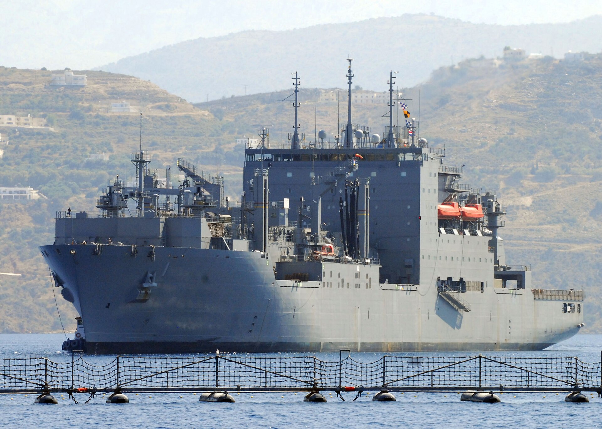 EXW vs FOB: Which Shipping Term Should Importers Use? — editorial photograph